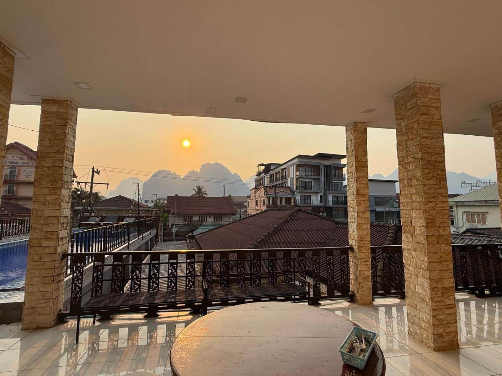 A P S Moutain View Hotel ヴァンヴィエン エクステリア 写真